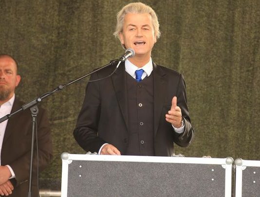 Pays-Bas : l’islamophobie, le carburant d’un Geert Wilders aux portes du pouvoir Comment Geert Wilders veut « désislamiser » son pay