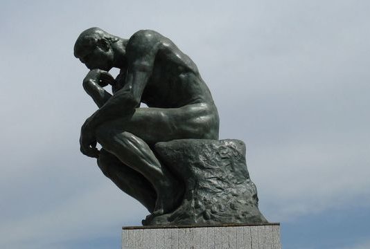 Pourquoi le monde moderne a accéléré le déclin de la philosophie